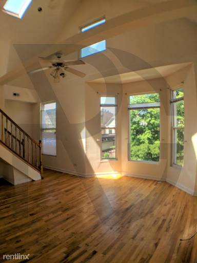 Main picture of 3417 N Janssen Ave