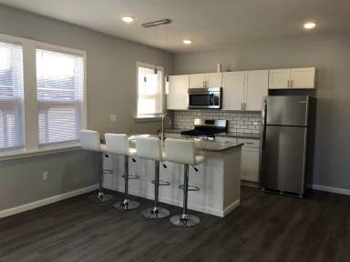 Main picture of 302 Oak St