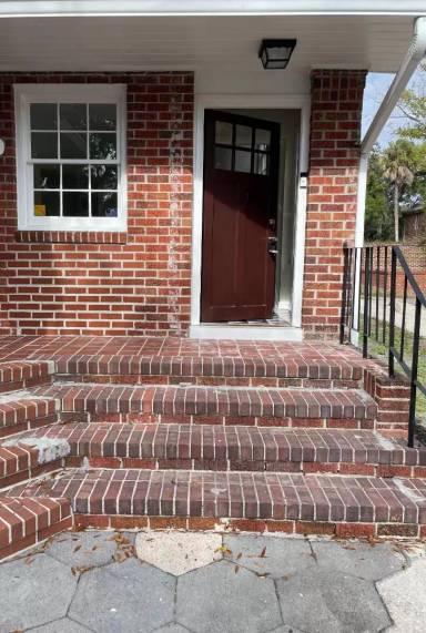 Main picture of 2147 Saint Johns Ave