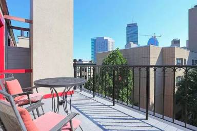 Main picture of 120 Norway St