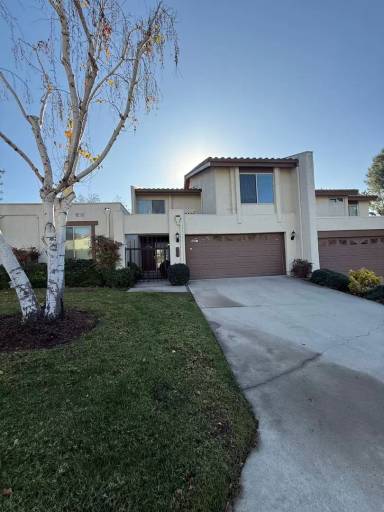 Main picture of 686 Woodlawn Dr