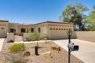 Main picture of 9949 N Calle Loma Linda