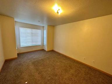 Main picture of 1317 Russell Way