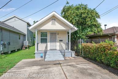 Main picture of 3624 Cadillac St