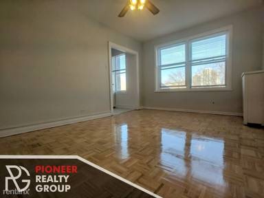 Main picture of 711 W Belmont Ave