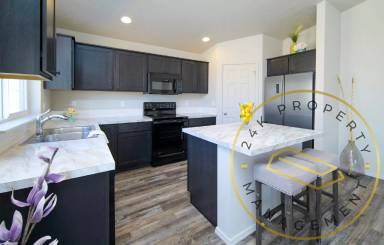 Main picture of 302 W Striped Owl St