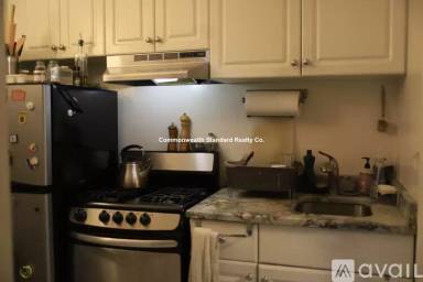 Main picture of 241 W Newton St