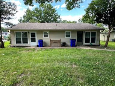 Main picture of 610 NW Fieldcrest Dr