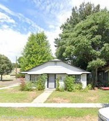 Main picture of 2320 W Woodlawn Ave