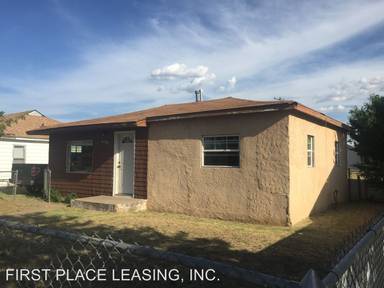 Main picture of 820 E Canadian St