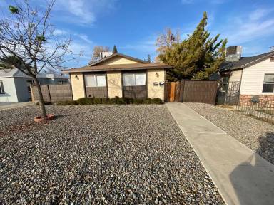 Main picture of 518 E Elm St