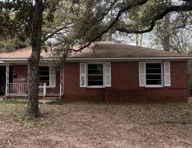 Main picture of 2208 Airline Dr