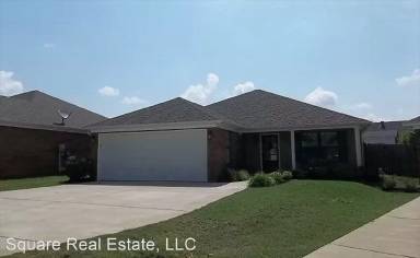 Main picture of 215 Logan Lee Loop