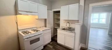 Main picture of 5516 S Grand Blvd