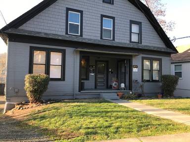 Main picture of 1632 SE Main St