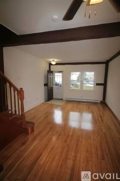 Main picture of 27B Oakland Ave