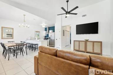 Main picture of 6219 Poinciana Dr