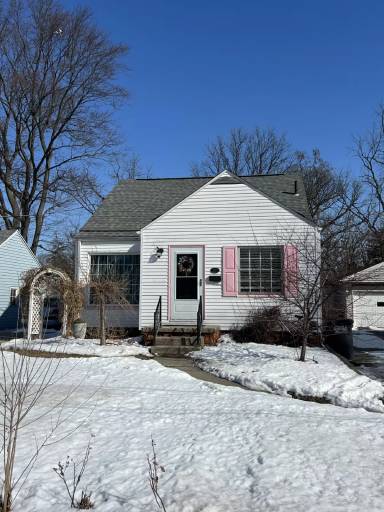 Main picture of 2222 Rood St