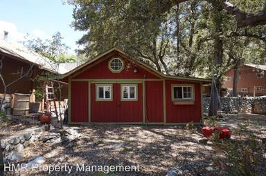 Main picture of 2 Oak Dr