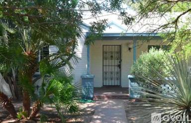 Main picture of 3037 E Mabel St