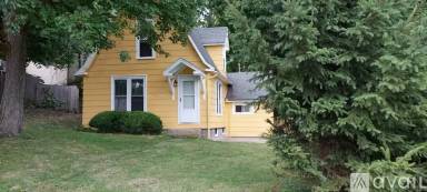 Main picture of 370 Watkins Ave