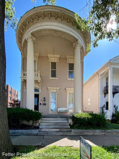 Main picture of 210 SE 1st St