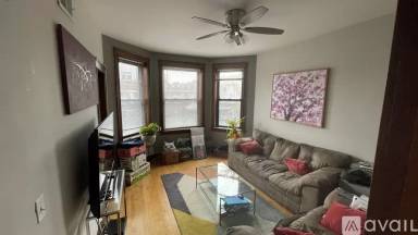 Main picture of 2234 W Augusta Blvd