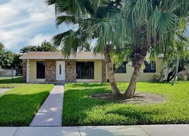 Main picture of 10805 SW 142nd Ln