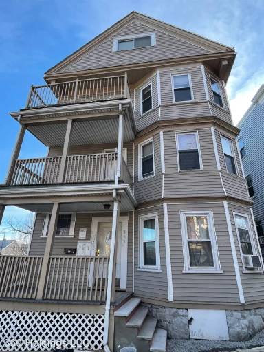 Main picture of 279 Gallivan Blvd