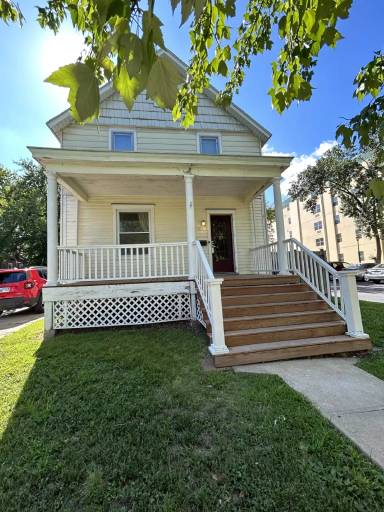 Main picture of 1121 Vermont St