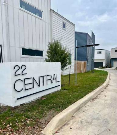 Main picture of 218 Rainbow Dr
