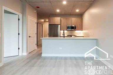 Main picture of 4601 N Broadway St