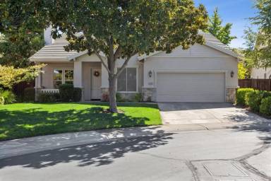 Main picture of 2405 Scenic Ct