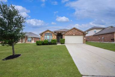 Main picture of 1004 Starlight Dr