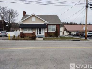 Main picture of 219 E Main St