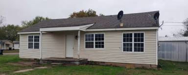 Main picture of 726 W 16th St