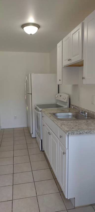Main picture of 1608 Plum St