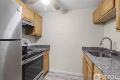 Main picture of 135 Grove St