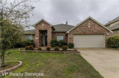 Main picture of 2923 Hunters Way