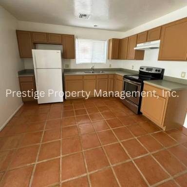 Main picture of 500 N Melrose Ave