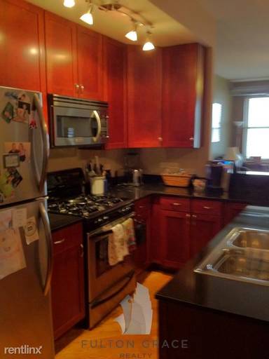 Main picture of 3550 W Montrose Ave