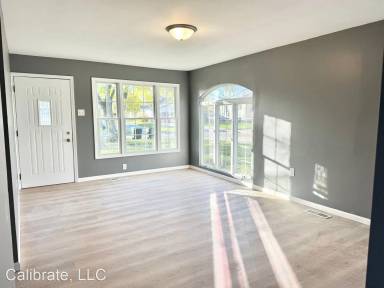 Main picture of 149 N Guyer St