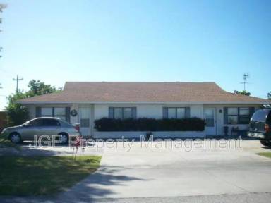 Main picture of 724 NE 11th Ter