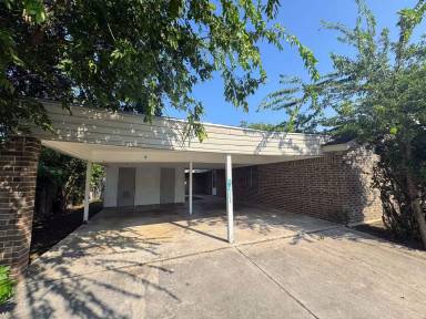 Main picture of 2213 Wheeler Ave