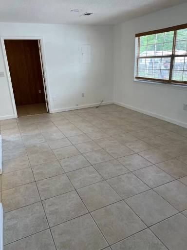 Main picture of 217 Bay St NW