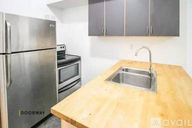 Main picture of 297 Troutman St