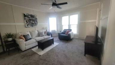 Main picture of 4829 Calvert St