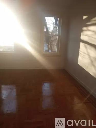 Main picture of E 96th St