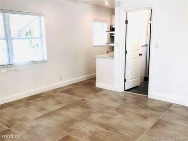 Main picture of 433 Hendricks Isle