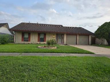 Main picture of 4910 Crepe Myrtle Ln